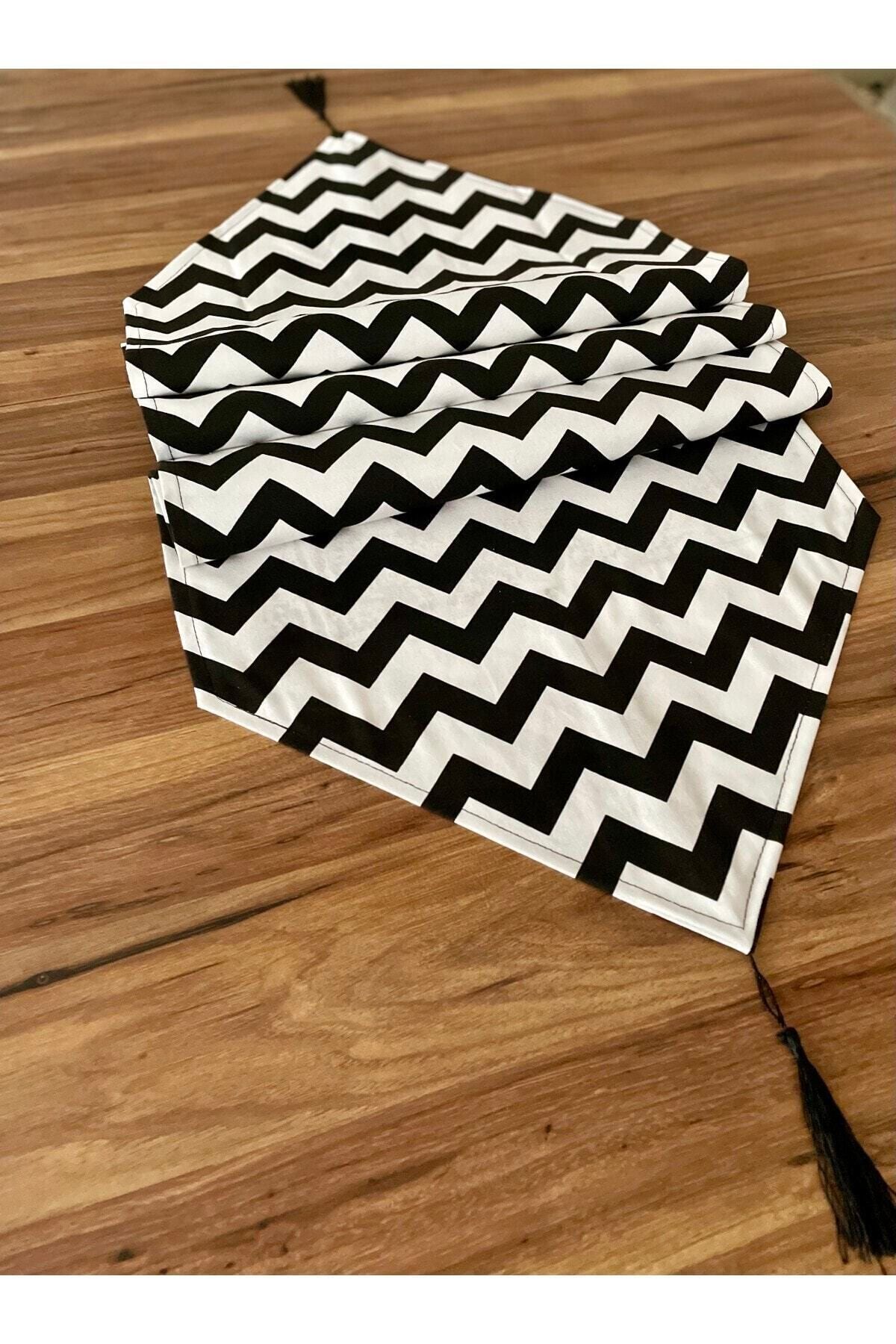 Zigzag Desenli Püsküllü Runner (İnce Tip )