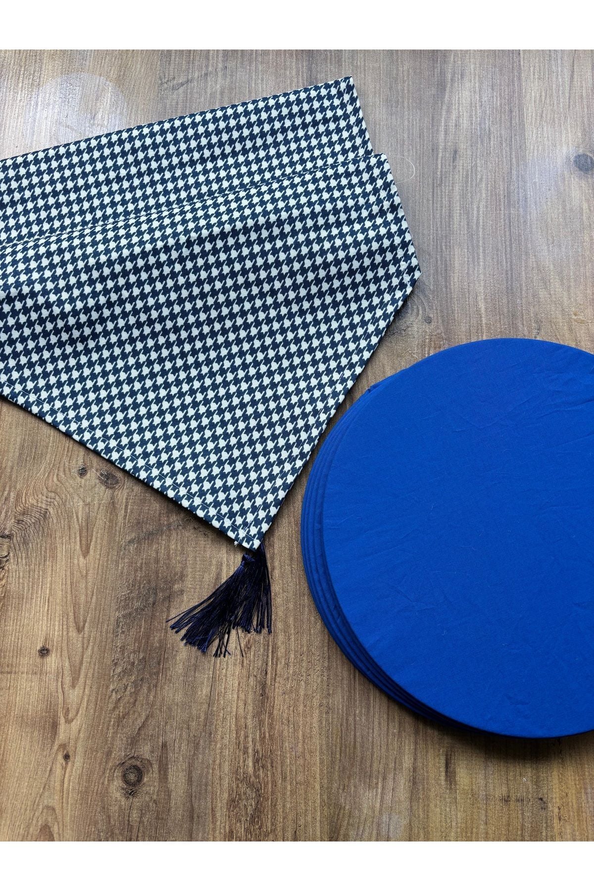 Modern Altıgen Desenli Duck Keten Runner ve 6'lı Pembe Supla Seti Laci Saks Kaz - 40 x 140
