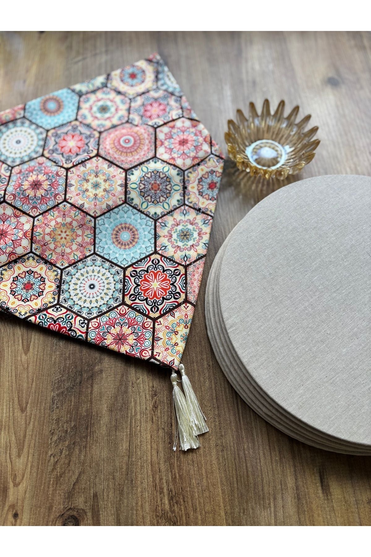 Bahar Çiçekleri Duck Keten Runner ve 6'lı Kırmızı Supla Seti soft krem - 140 x 40
