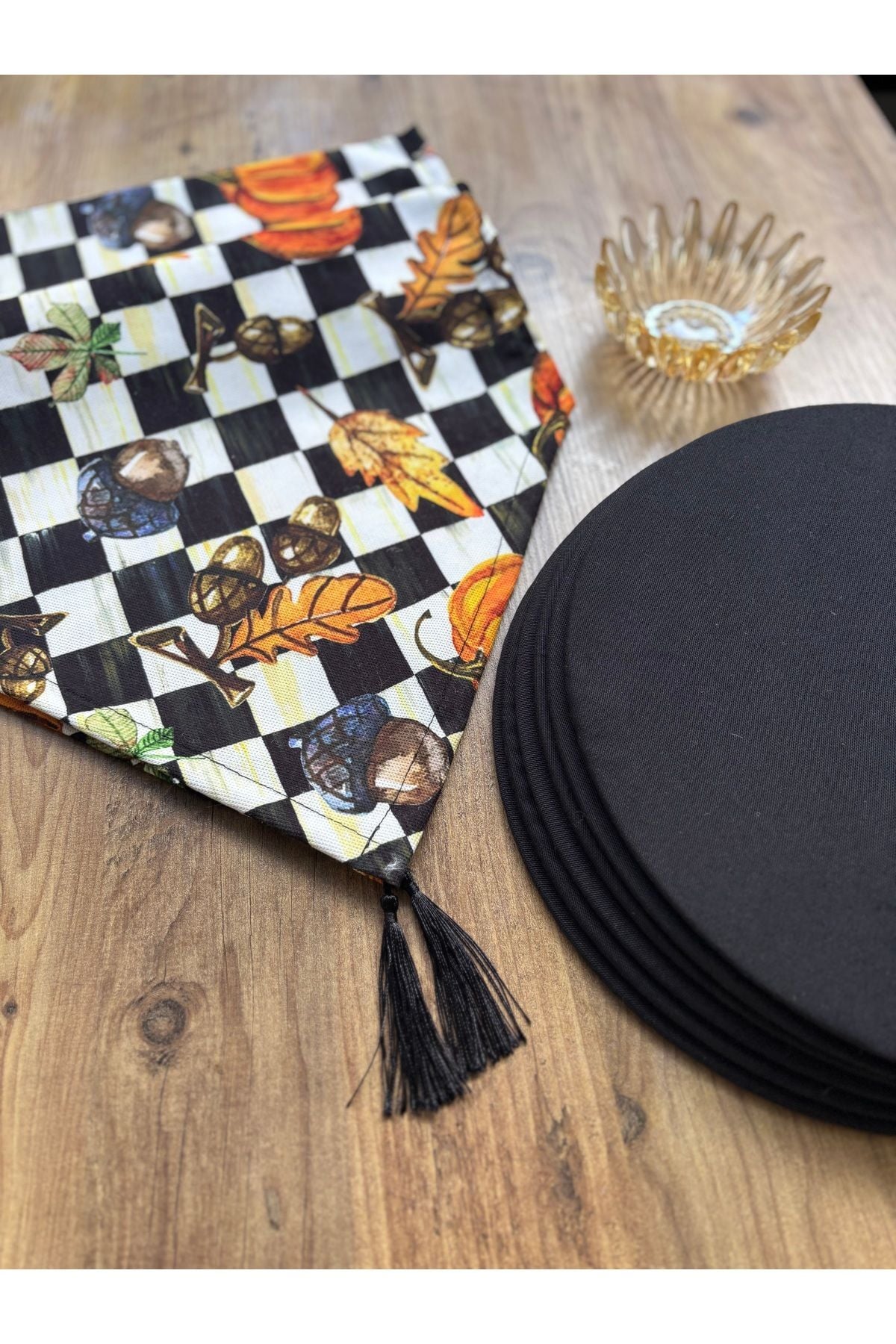 Bahar Çiçekleri Duck Keten Runner ve 6'lı Kırmızı Supla Seti balkabağı siyah - 140 x 40