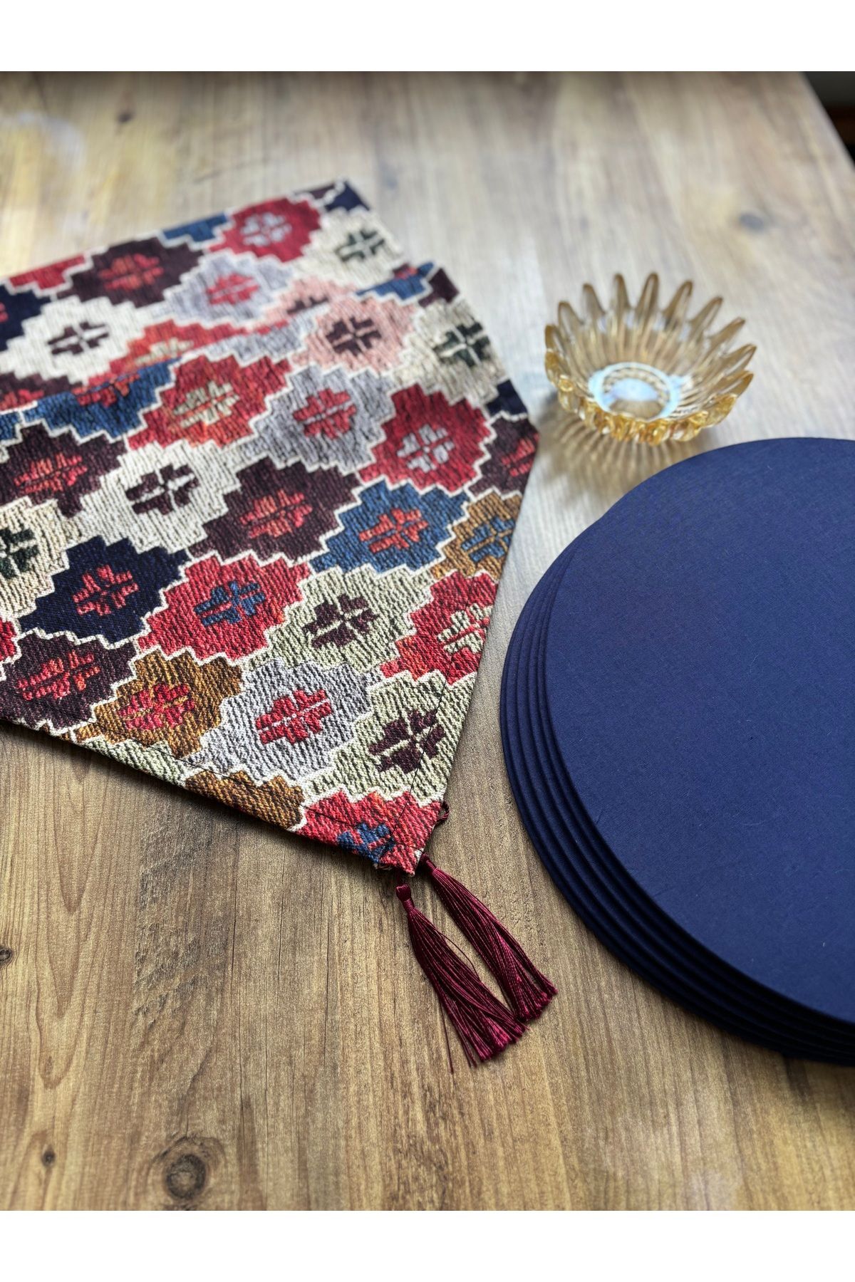 Bahar Çiçekleri Duck Keten Runner ve 6'lı Kırmızı Supla Seti kilim laci - 140 x 40