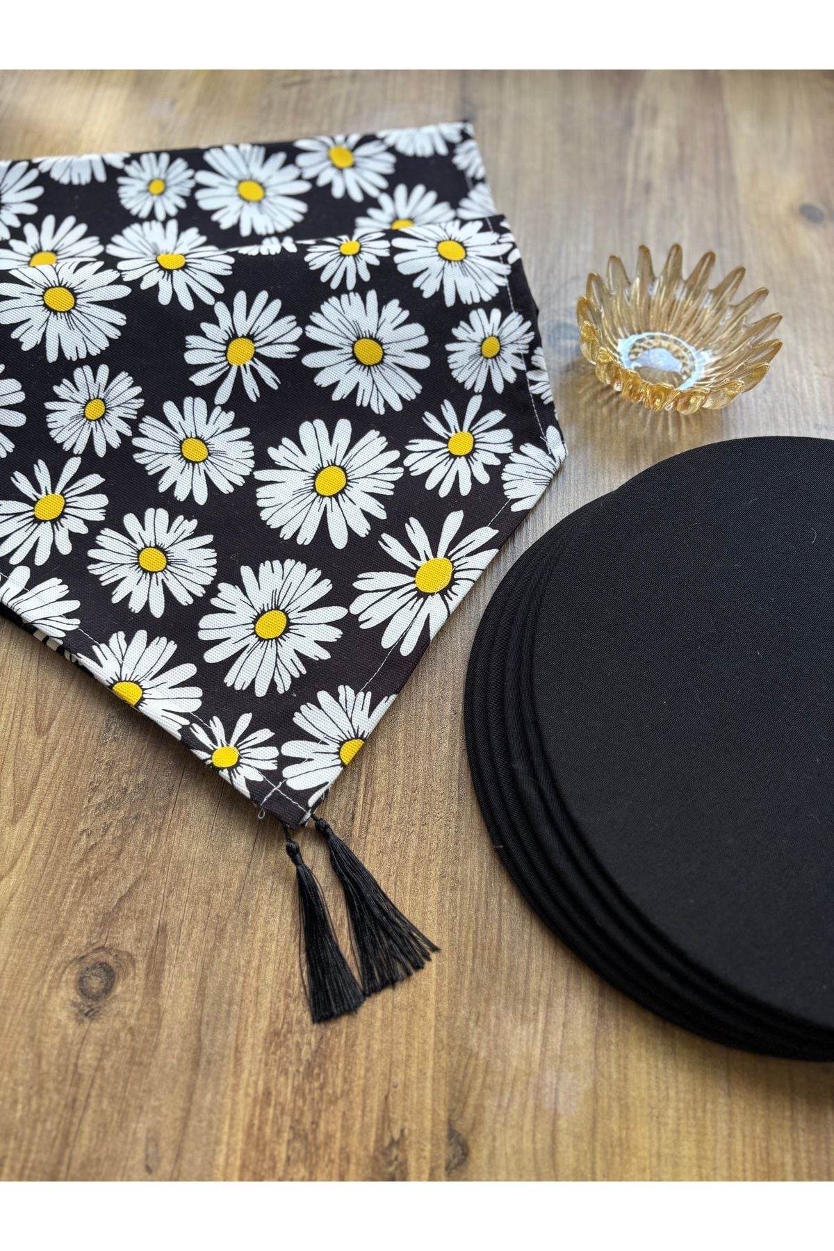Bahar Çiçekleri Duck Keten Runner ve 6'lı Kırmızı Supla Seti siyah papatya - 140 x 40