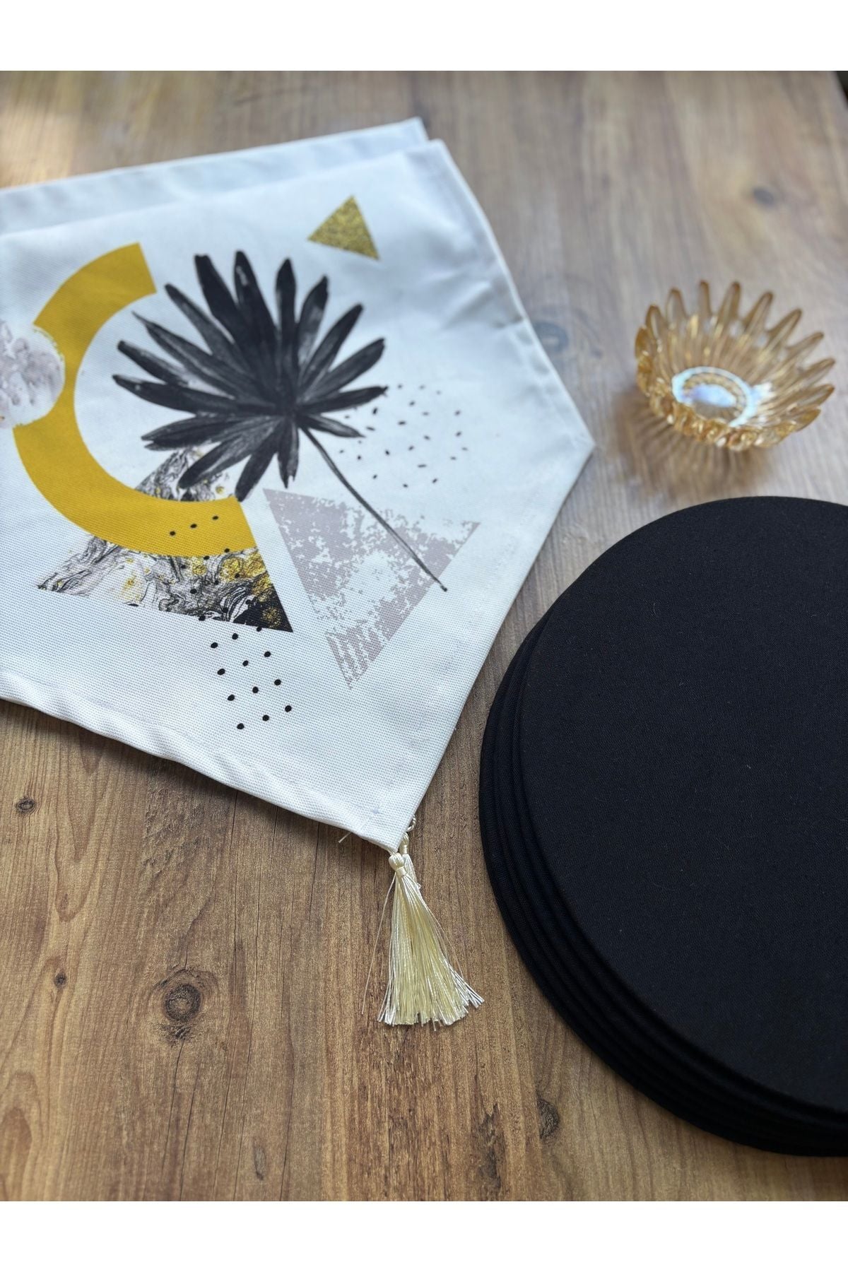 Bahar Çiçekleri Duck Keten Runner ve 6'lı Kırmızı Supla Seti modern palm siyah - 140 x 40