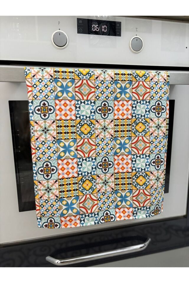 Siyah Çiçekler Su Geçirmez ve Kirlenmez Fırın Örtüsü Mavi - 55 x 55