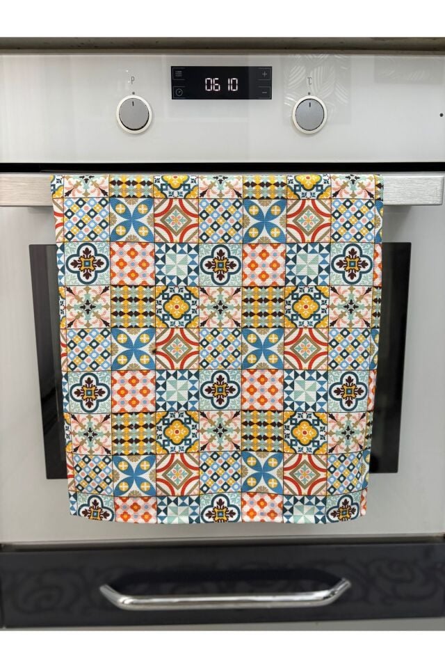 Siyah Çiçekler Su Geçirmez ve Kirlenmez Fırın Örtüsü Mavi - 55 x 55